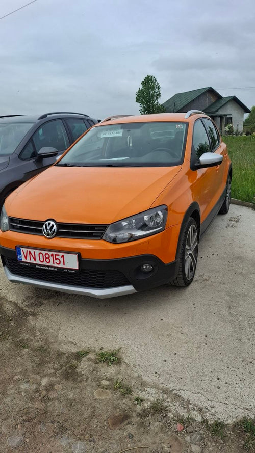 VOLKSWAGEN CROSS POLO