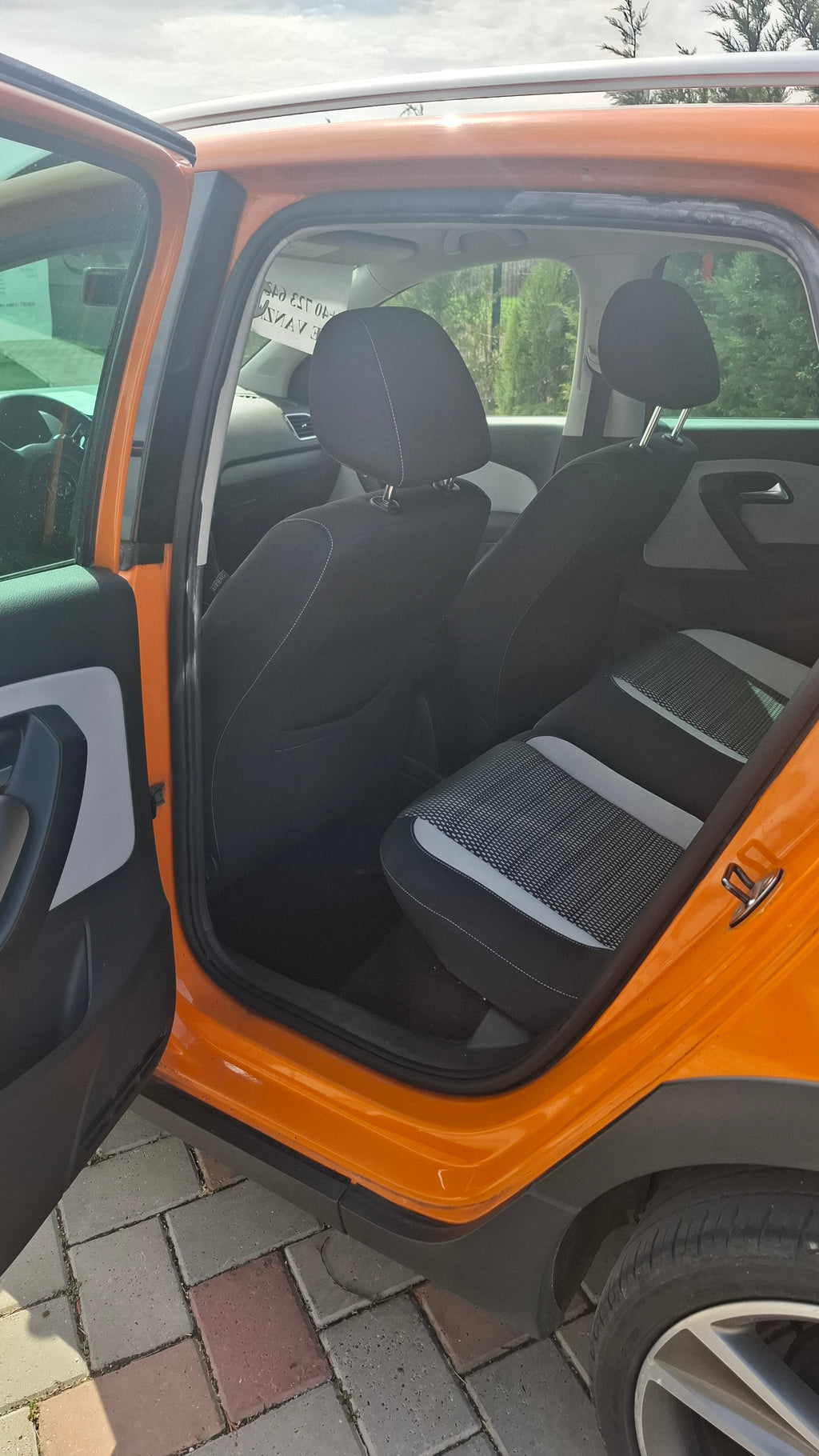 VOLKSWAGEN CROSS POLO