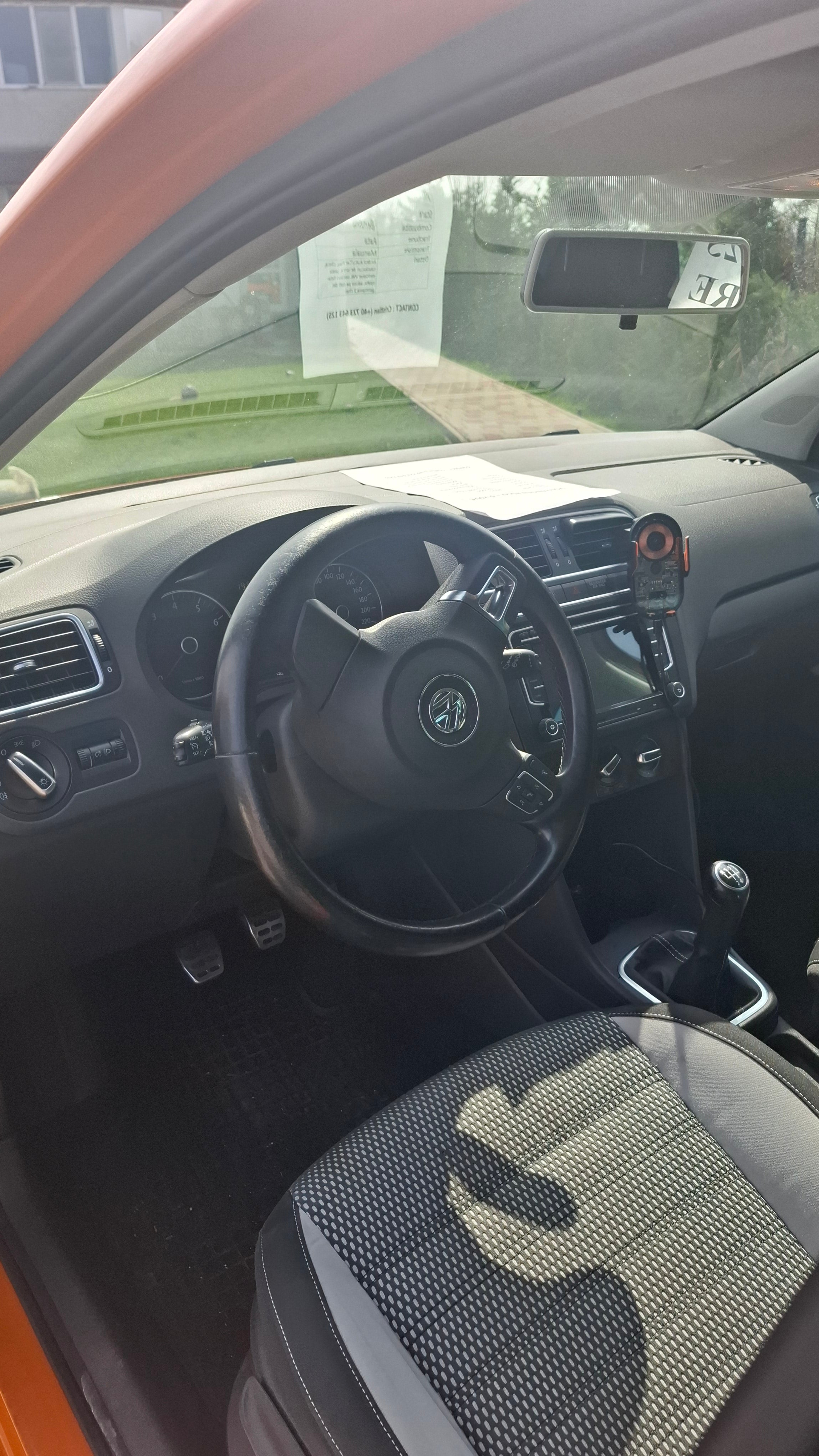 VOLKSWAGEN CROSS POLO